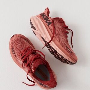 HOKA Clifton 9 in Pink/Rust Earthenware Women's 8 from Free People